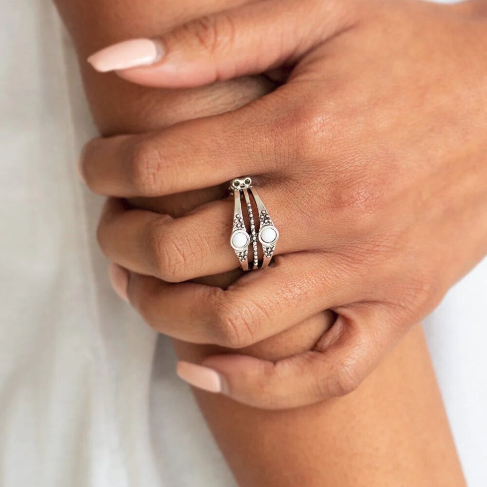 Paparazzi Jewelry Accessories - Give It Your ZEST - White Ring - Vintage